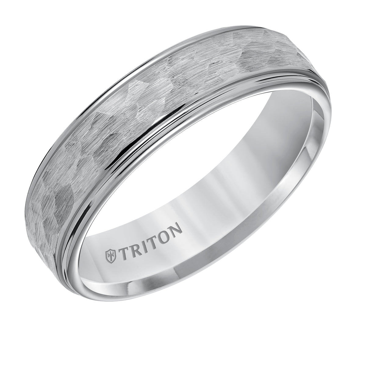 Step Edge Hammered Center Classic Wedding Band